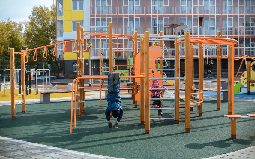 г. Новосибирск, ЖК Аксиома, спортивно-игровая площадка
